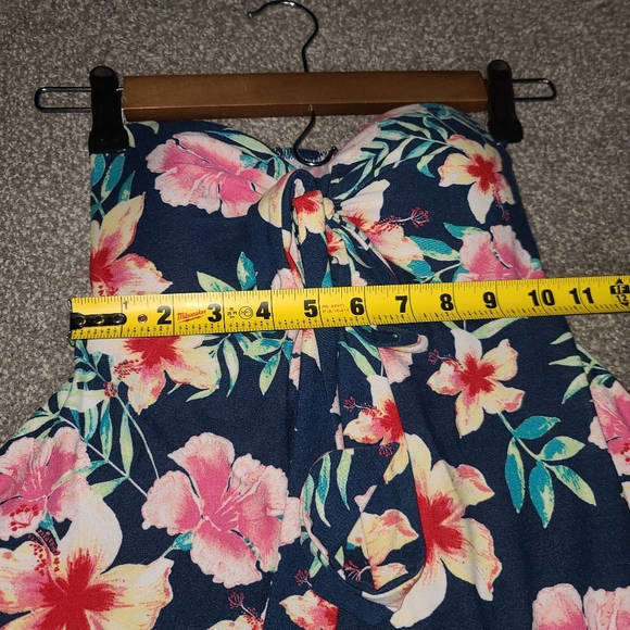 Strapless Top - Picture 6 of 8